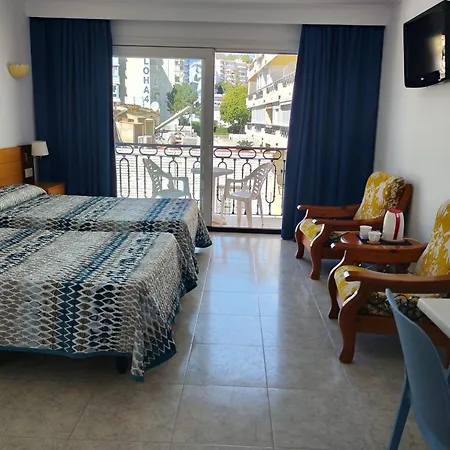 Leonor Carihuela Apartman *