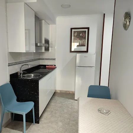 Apartment Leonor Carihuela *