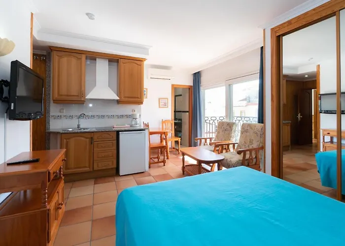 Leonor Carihuela Apartment *