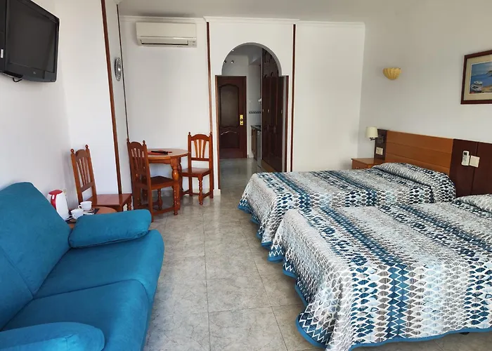 Leonor Carihuela Apartament *